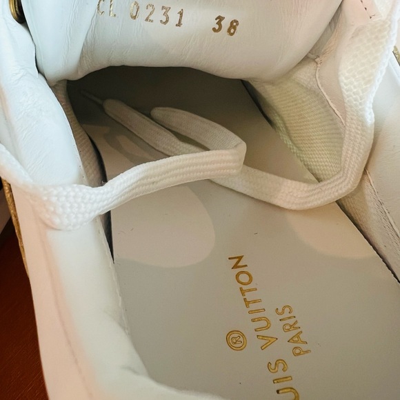 LOUIS VUITTON Run Away Sneakers - NEW - Picture 10 of 10